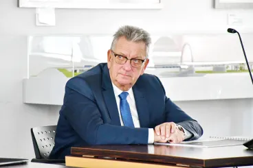 Még nem emeltek vádat, de hamarosan döntenek a volt nagykőrösi polgármester szolgálati Škodájának ügyében