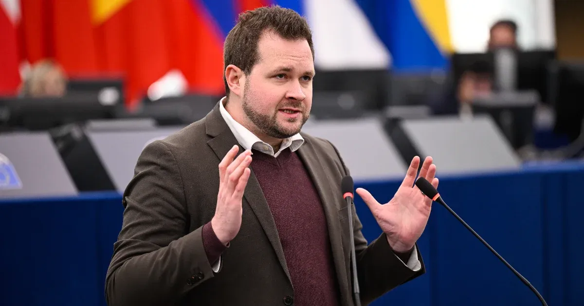 Káromkodva küldte melegebb éghajlatra Trumpot a fideszesek dán EP-frakciótársa