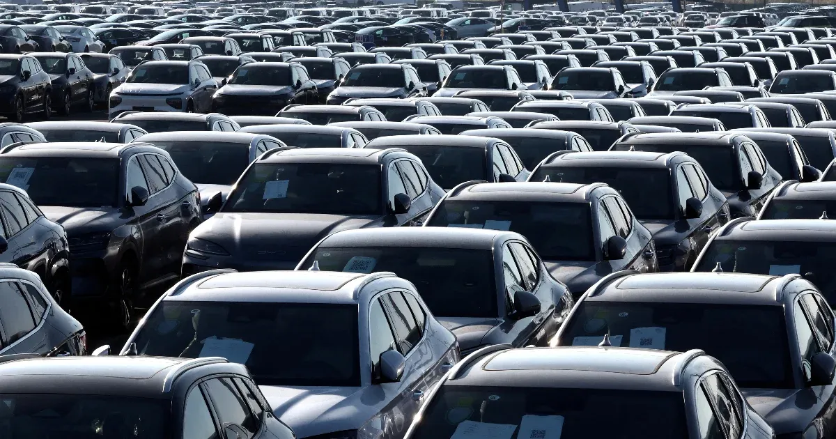 Kína legnagyobb elektromos autógyárai beperelték az Európai Bizottságot a rájuk kivetett vámok miatt
