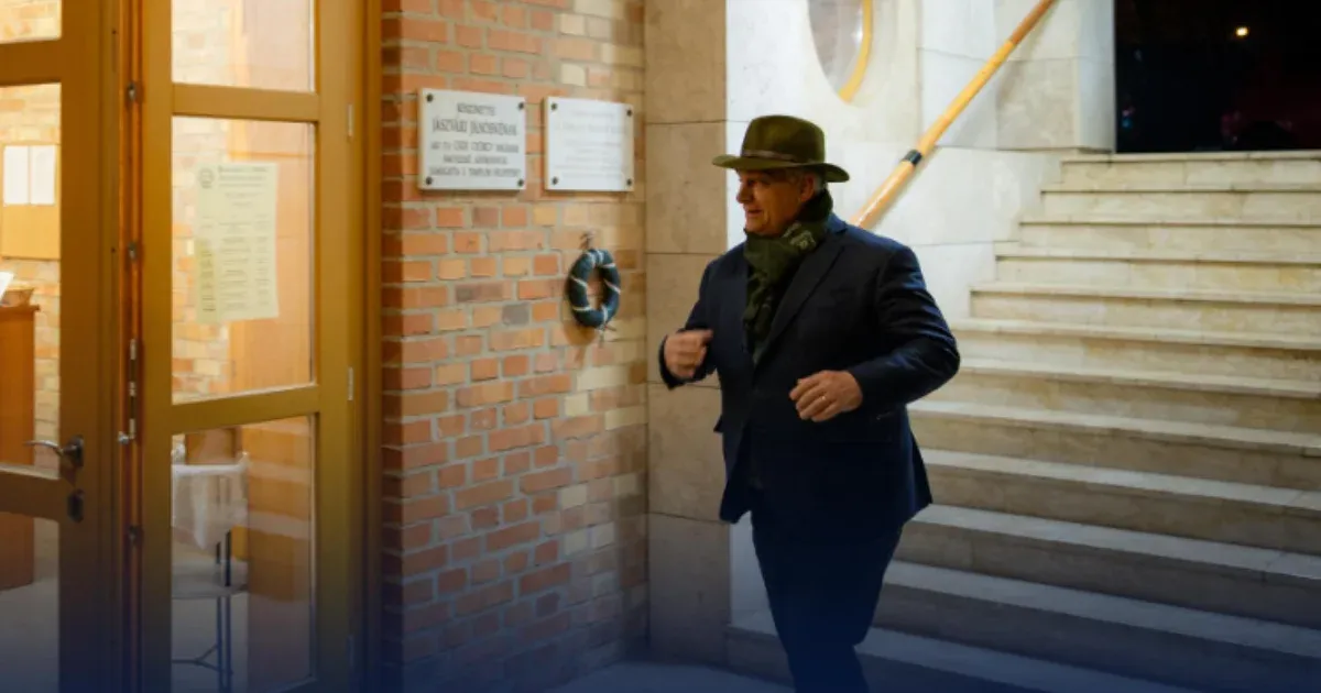 Ember, most megyek a templomba – jelentette Orbán, miután kikecmergett a pesti dugóból