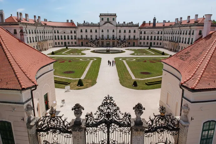 Két év alatt a negyedik igazgató érkezett a fertődi és a nagycenki kastély működtetésére