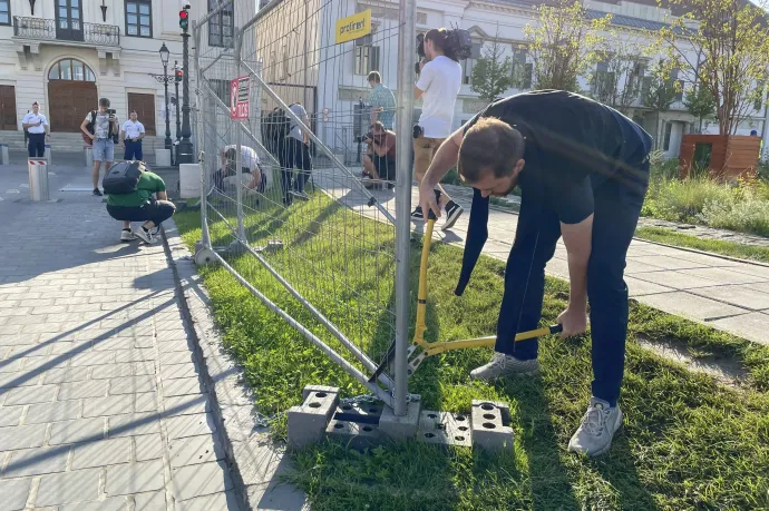Egy olyan nap kordonbontása miatt indítanak eljárást Gelencsér Ferenc ellen, amikor nem is bontott kordont