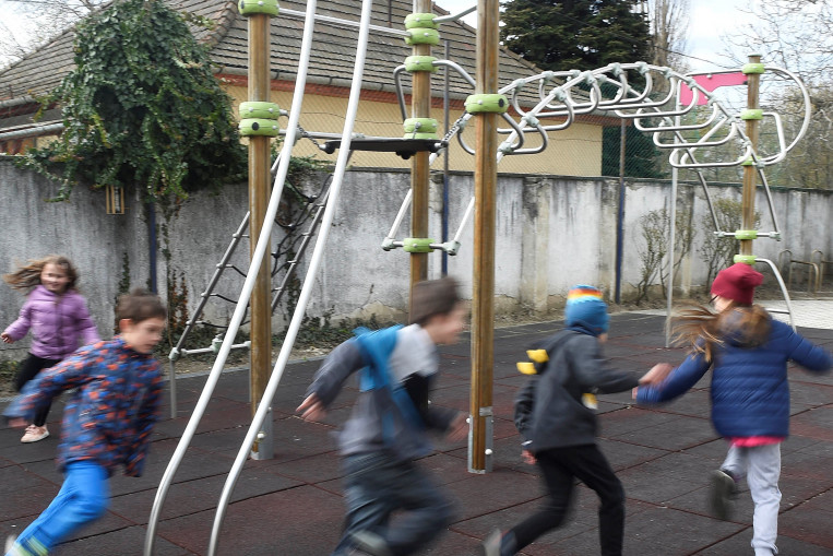 Amikor jön a gyerek és beléd rúg, akkor nem az az első gondolatod, hogy ez a gyerek bajban van
