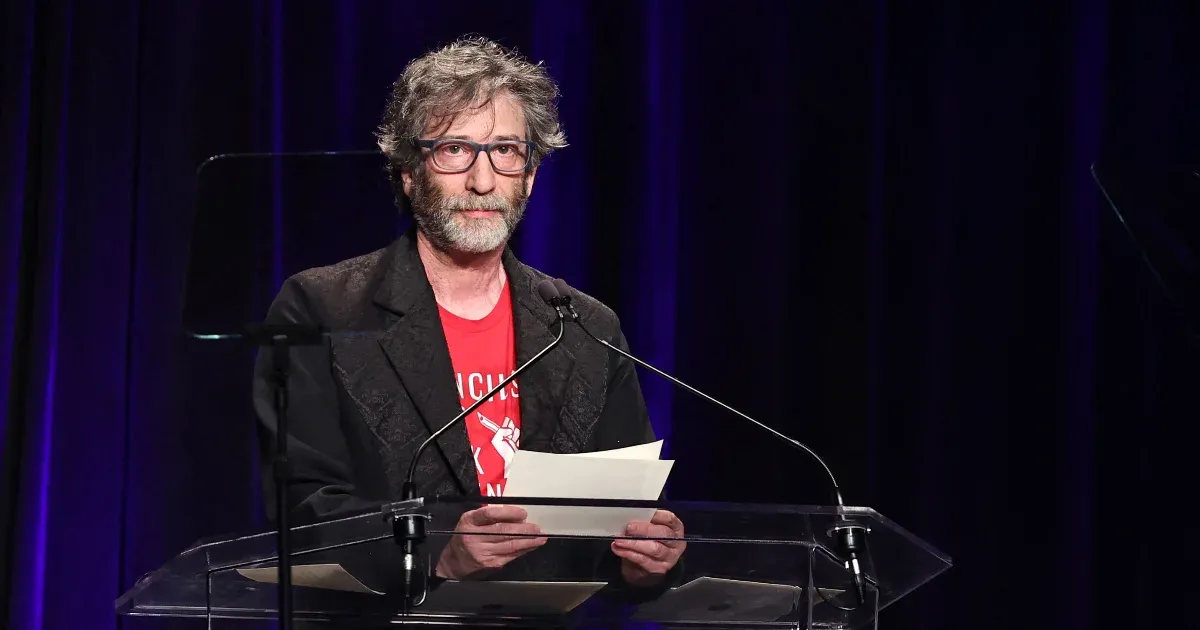 Elkaszálták a szexuális bántalmazás gyanújába keveredett Neil Gaiman képregénysorozatát