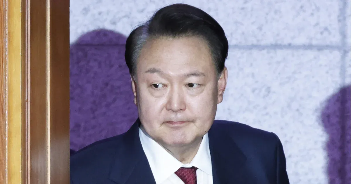 Lázadás miatt emeltek vádat az őrizetbe vett dél-koreai elnök ellen