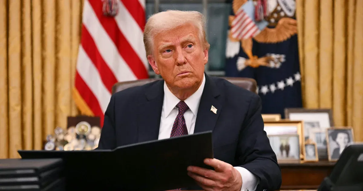 Kolumbia nem hagyott leszállni két, migránsokat szállító repülőt, Trump 25 százalékos büntetővámot jelentett be ellenük