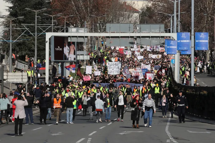 Huszonnégy órás blokád kezdődött Belgrádban, Vučić délután fontos bejelentésre készül