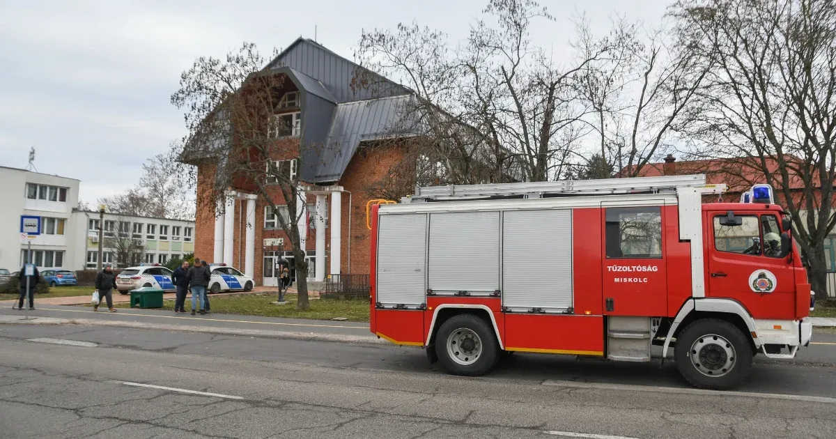 Bombariadó volt egy tiszaújvárosi iskolában