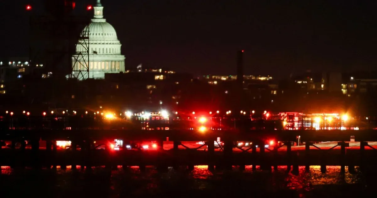 Összeütközött egy utasszállító repülő egy helikopterrel Washington DC felett