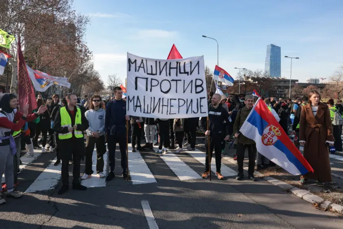 Belgrádtól Újvidékig tartó kétnapos gyaloglással emlékeznek a szerbiai egyetemisták az újvidéki áldozatokra