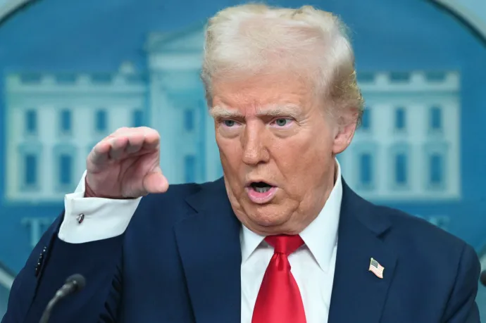 Trump szerint a helikopter pilótája és a repülésirányítók a hibásak a repülőgép-szerencsétlenség miatt