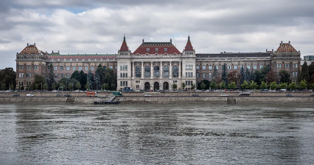 Márciustól már nem lesznek közalkalmazottak a BME oktatói