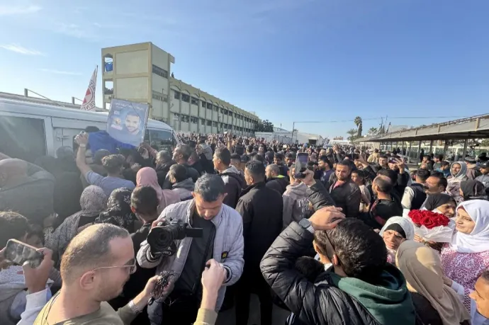 Fogvatartásuk körülményeire, kínzásokra panaszkodnak a szabadon engedett palesztin rabok