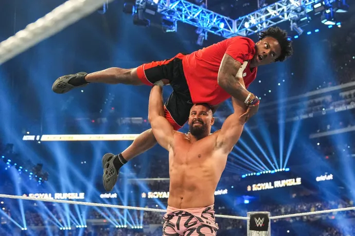 IShowSpeed megjelent egy pankrátormeccsen, rögtön ki is dobták a ringből