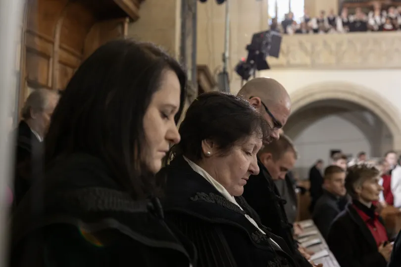 Lelkésznők és hívek a Farkas utcai templomban tartott ünnepségen – Fotók: Gozner Gertrud / Transtelex
