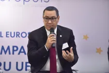 Victor Ponta bejelentette, hogy indul az elnökválasztáson