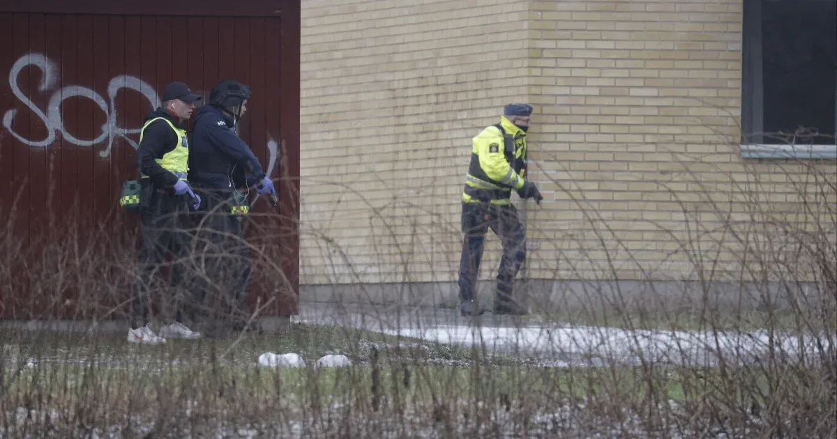 Lövések dördültek egy svéd iskolánál, legalább 5 ember megsérült