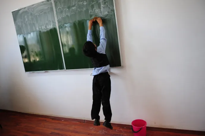 Daniel David: Nemzetbiztonsági probléma is lehet a diákok funkcionális analfabetizmusából