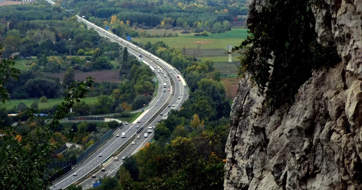 Hatsávosra bővítik az M1-es autópályát Budapest és Győr között