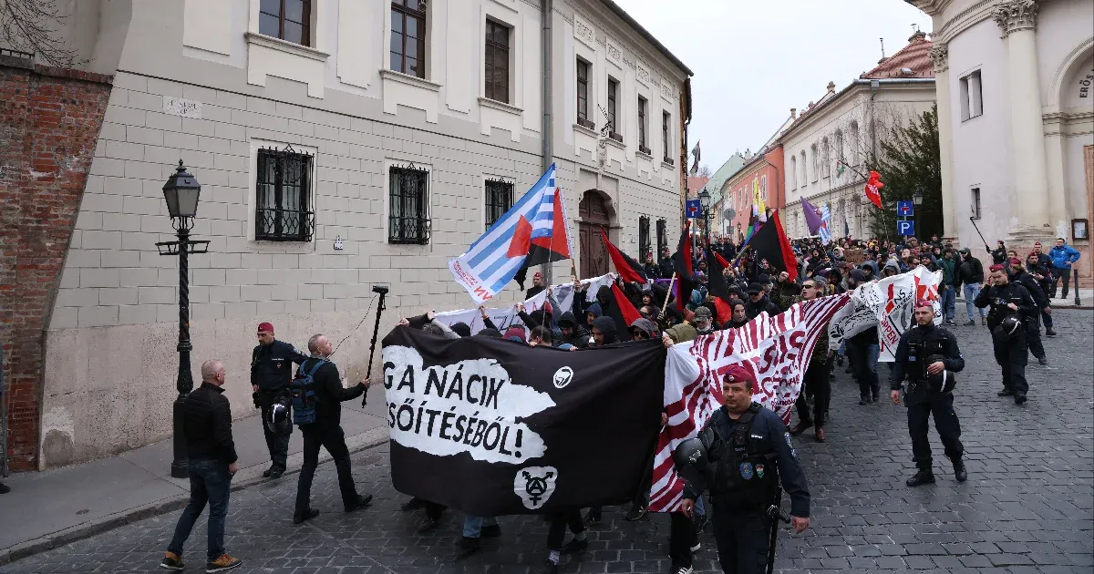 Nemcsak Kitörés Emléktúra, de antifasiszta tüntetés és titkos neonáci rendezvény is lesz szombaton