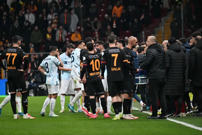 A VAR ellen tiltakozott és levonult egy török csapat a Galatasaray stadionjában