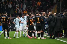 A VAR ellen tiltakozott és levonult egy török csapat a Galatasaray stadionjában