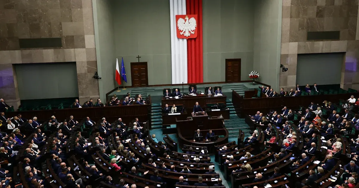 Puccsvád és pingpongos válaszvideó mutatja, hova jutott a szembenállás Lengyelországban