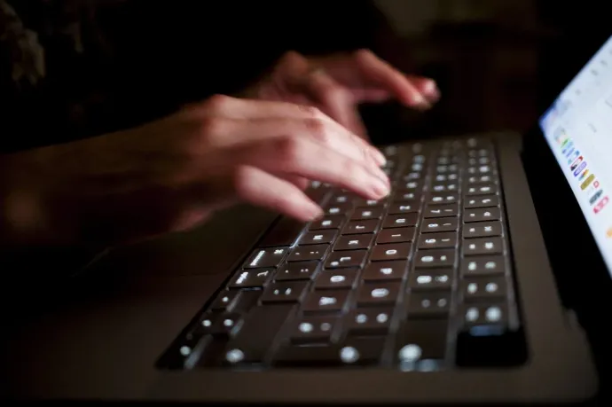 Több ezer eurós fizetést kínál a CNAS, mégsem találnak megfelelő informatikai szakembereket