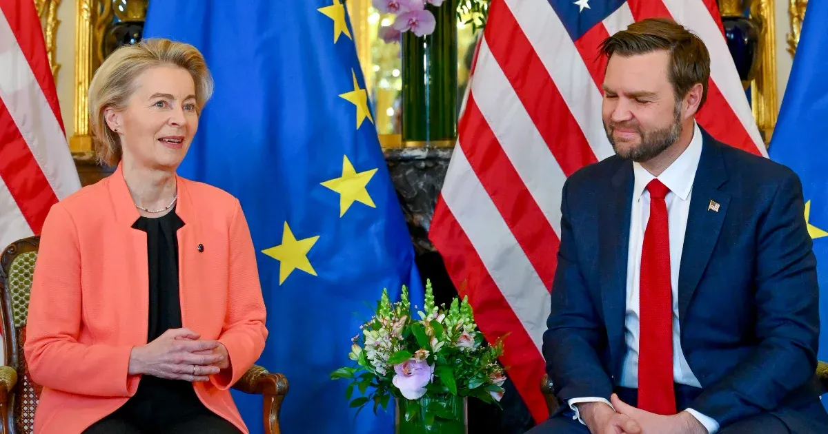 Fenyegetőzések kereszttüzében ült le egymással Von der Leyen és az USA alelnöke