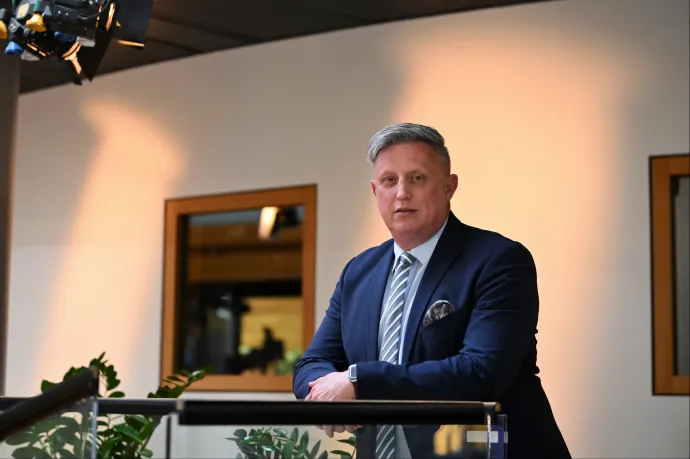 Beismerte bűnösségét súlyos testi sértésben a támadás után lemondott fideszes EP-képviselő