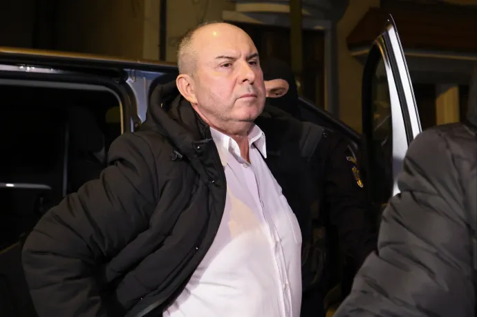 A védelmi minisztérium kéri a korrupcióval gyanúsított tábornok tartalékba helyezését