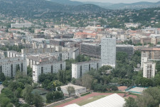 Nem sokat segíthet a vásárlókon, hogy plusz 100 milliárd forint megy lakásfejlesztésre
