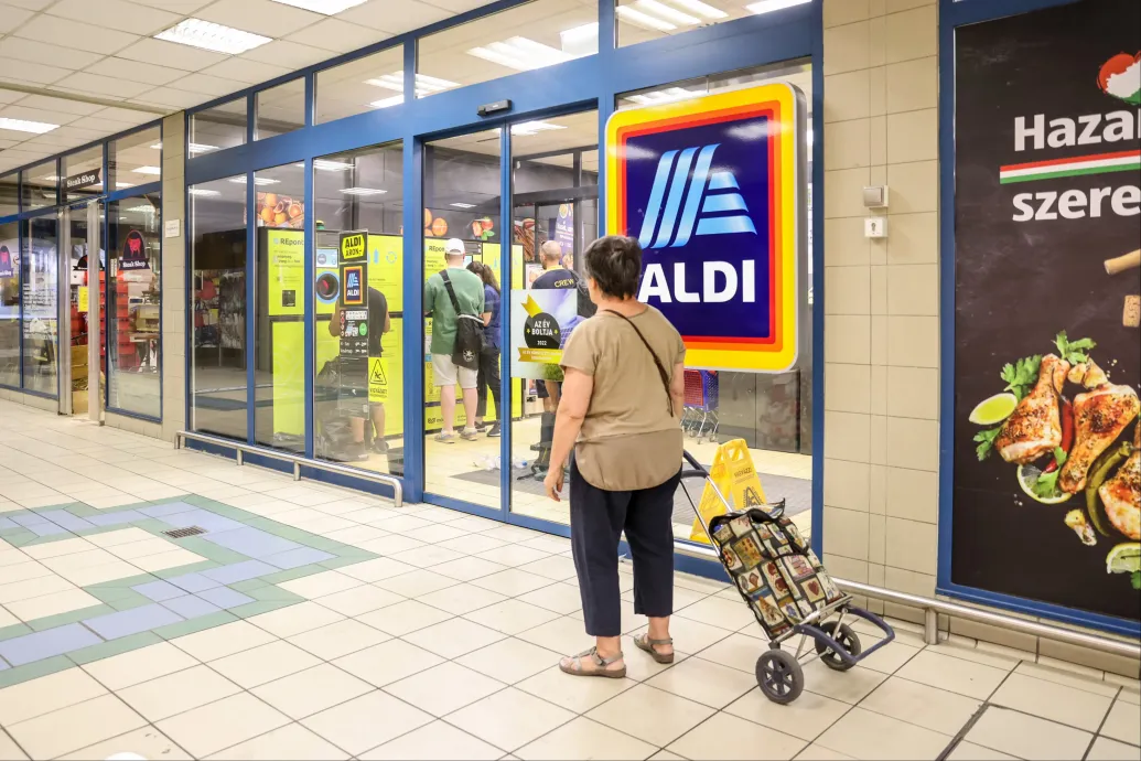 Szalmonellás hamburgert hívott vissza az Aldi