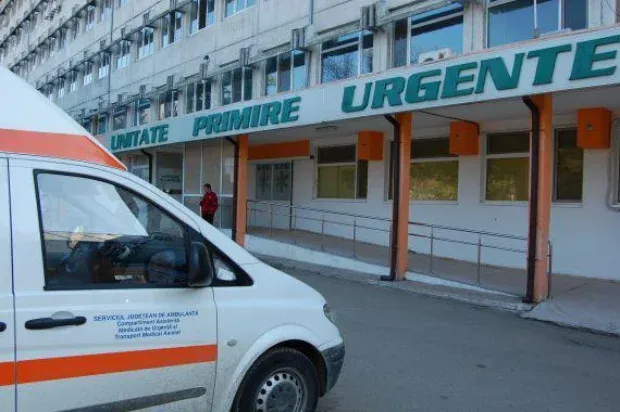Újabb romániai kórházban szakadt le a mennyezet egy darabja