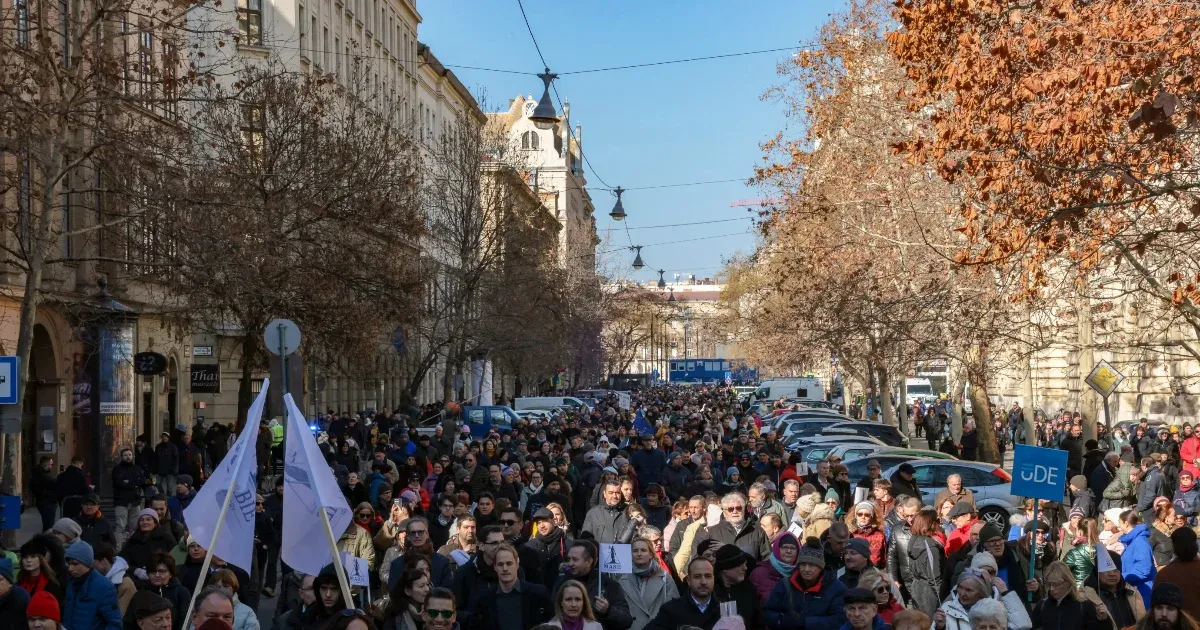 A TV2 szerint nem is voltak bírók a szombati bírótüntetésen, erre egy rejtett kamerás felvétel a bizonyíték