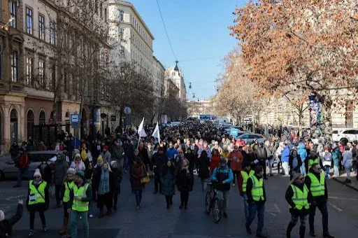 Bayer Zsolt elkezdte listázni a bírókat, akik részt vettek az igazságszolgáltatás függetlenségéért tartott demonstráción
