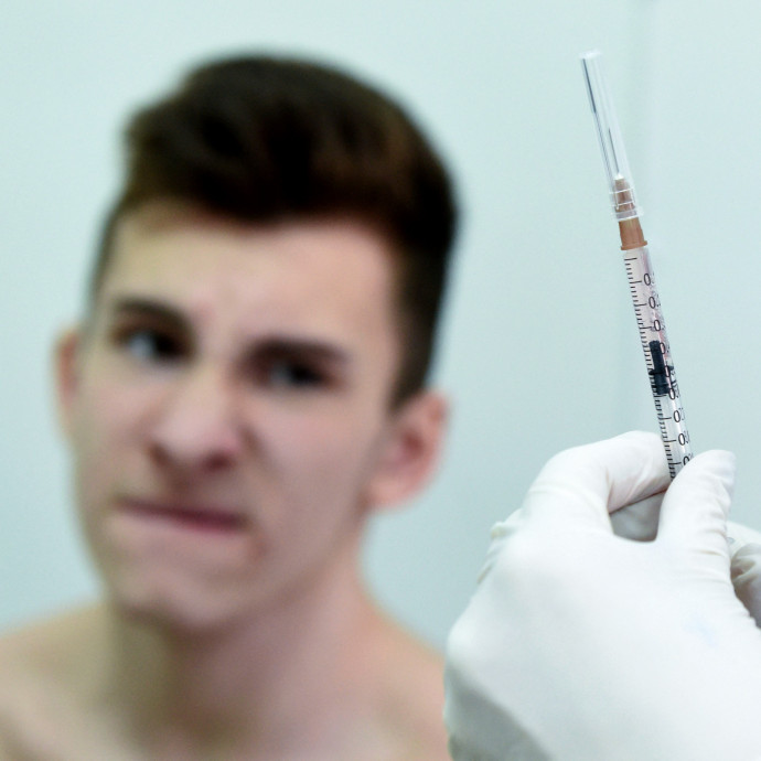 A román példa mutatja, milyen veszélyes lenne, ha nekimennének a védőoltásoknak Amerikában