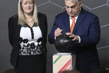 A társadalom felső negyede annyit nyerhet az új szja-mentességen, mint az alsó háromnegyed összesen