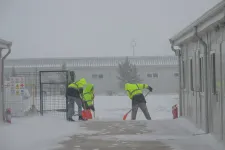 Kevesebb pénz érkezik haza, miközben az ázsiai munkavállalók egyre többet küldenek külföldre