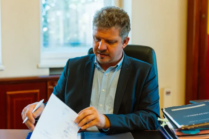 Másfél éve várunk Marosvásárhely új stratégiáira, eközben Soós Zoltán újrázott, a tanácsadó cég pedig virágzik