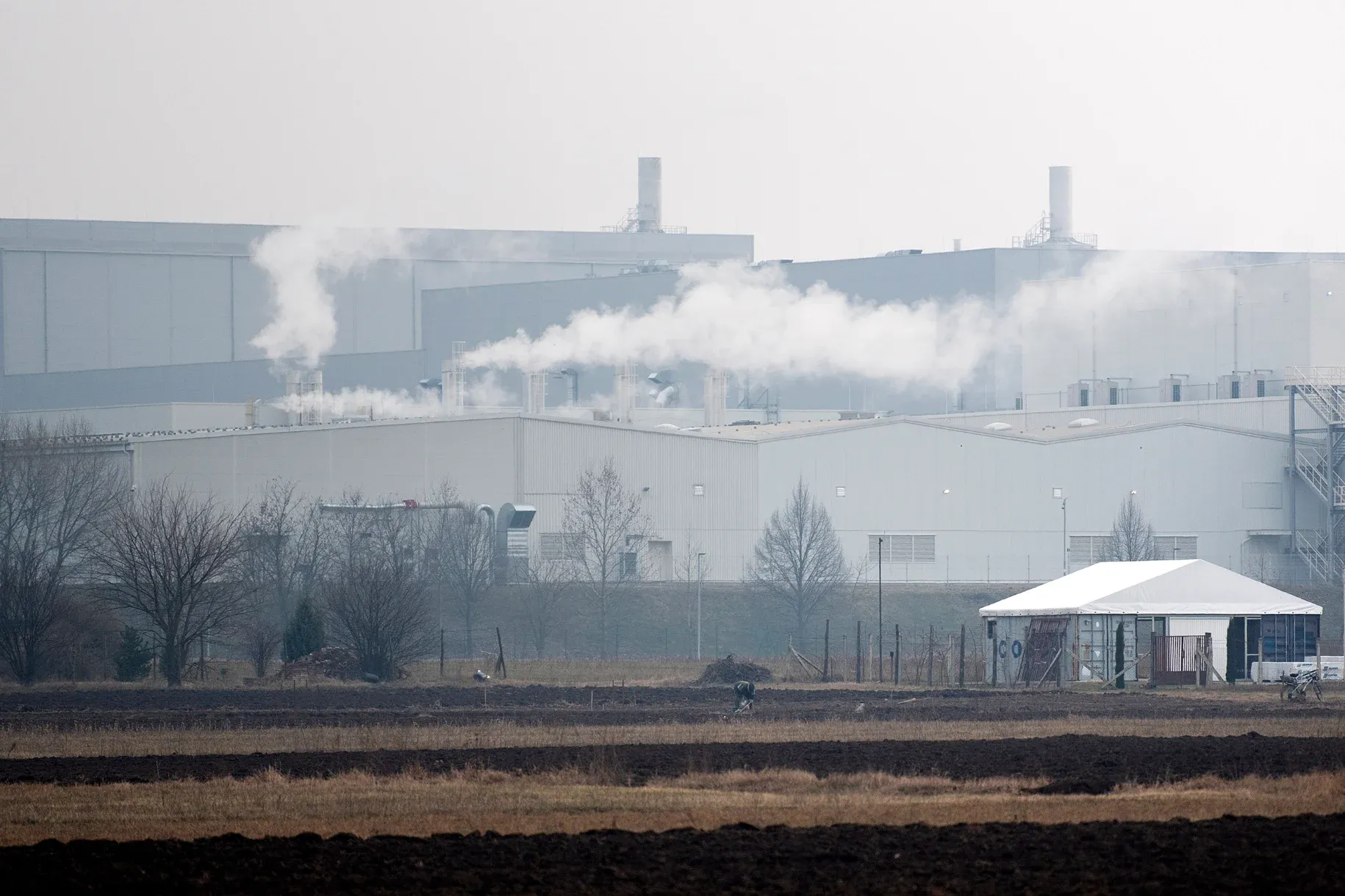 Telex: Úgy ontotta magából a fekete port a gödi Samsung, hogy ...