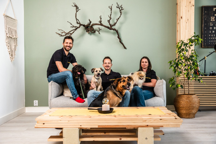 Vargyas András, Zsuzsanna és Imre, a Vargyas Petfood Kft. tulajdonosai. Fotó: Vargyas Petfood.