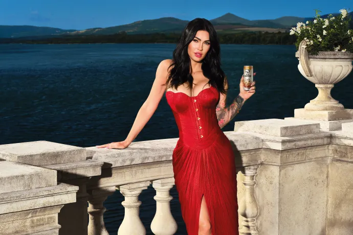 Bruce Willis és Eva Mendes után Megan Fox a Hell új reklámarca