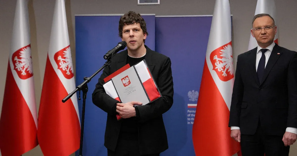 Jesse Eisenberg lengyel állampolgár lett