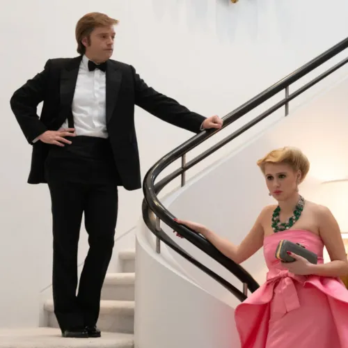 Letiltással fenyegették, mozikba is alig jutott el, de már streamelhető a Trump felemelkedéséről szóló film