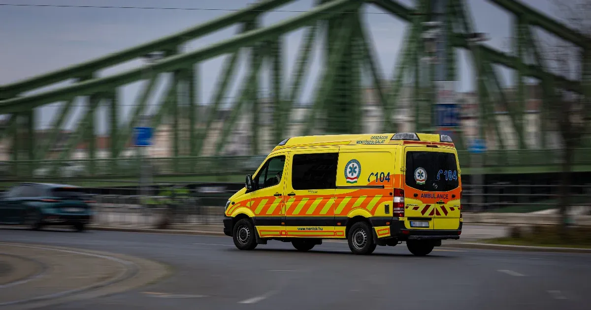 Újra kellett éleszteni egy nőt, aki összeesett egy budapesti uszodában