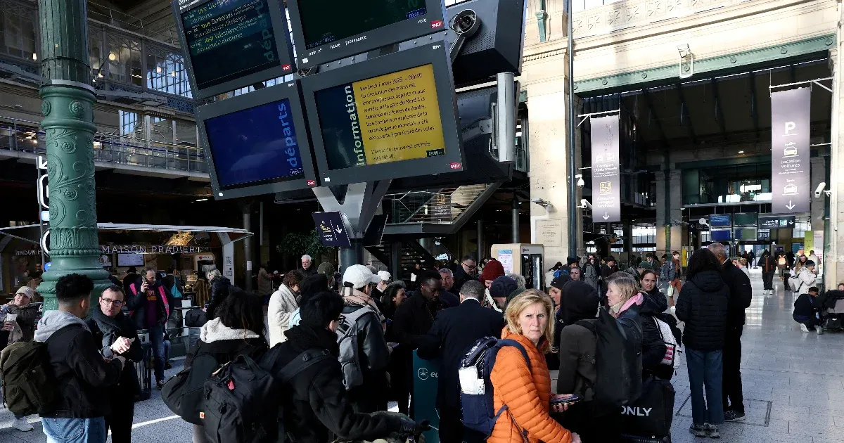 Leállt a legnagyobb párizsi pályaudvar forgalma egy megtalált II. világháborús bomba miatt