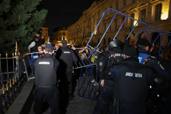 Tizenhárom csendőr sérült meg a bukaresti zavargásokban