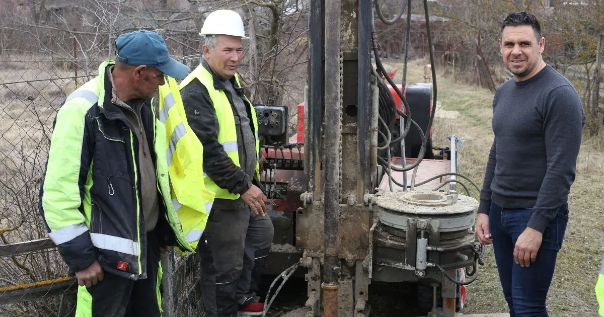 Figyelik a talajvíz minőségét Gödön, ellenőrzőkutakat telepítenek