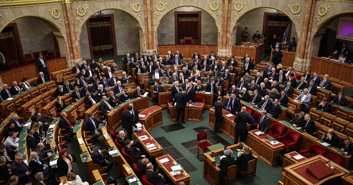 Benyújtotta a Fidesz az Alaptörvény 15. módosítását